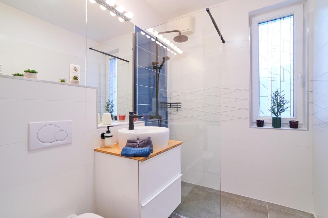 Feel Home Deluxe Corvin # Free Parking # Ac # Elevator 부다페스트 외부 사진