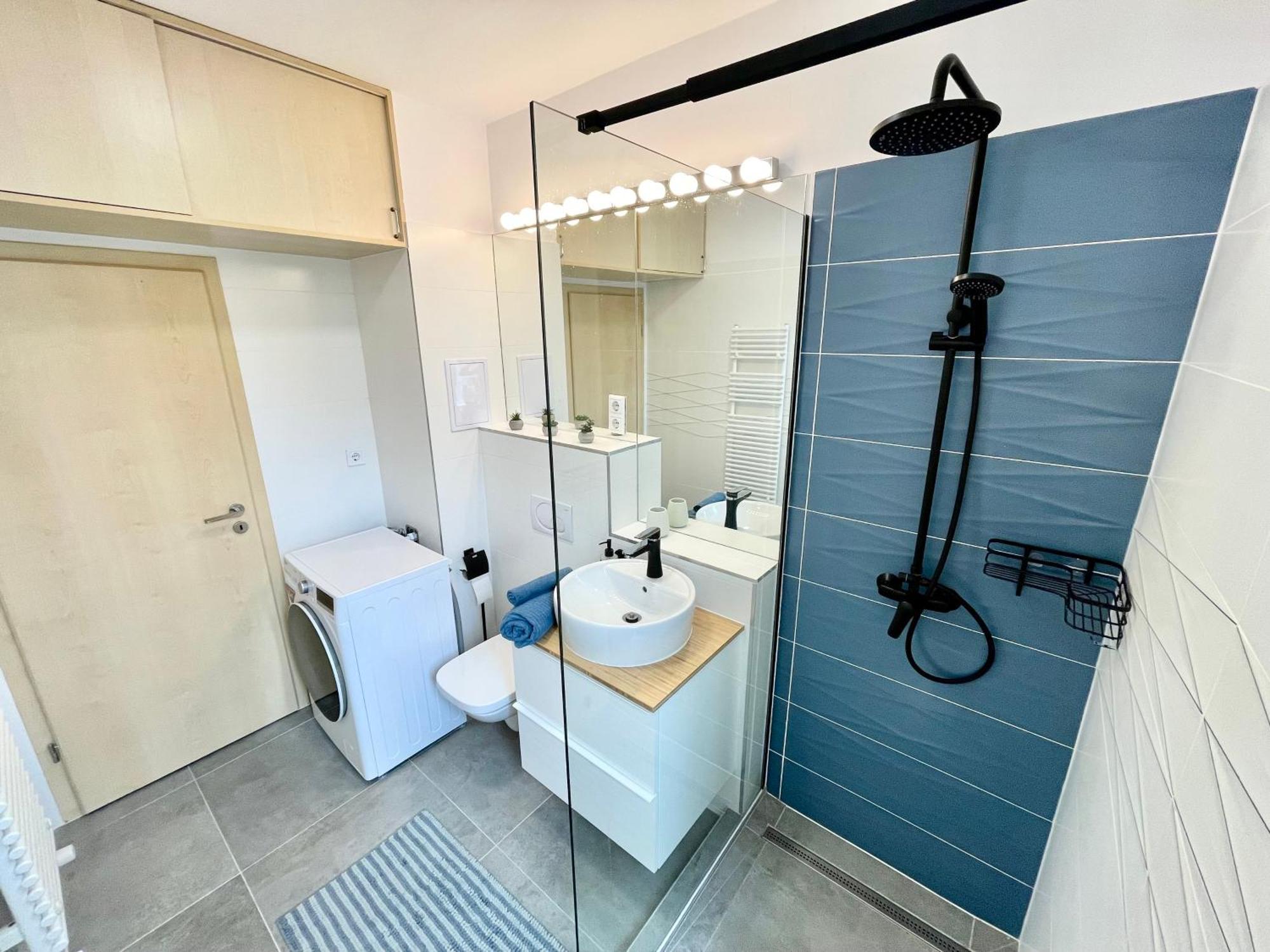 Feel Home Deluxe Corvin # Free Parking # Ac # Elevator 부다페스트 외부 사진